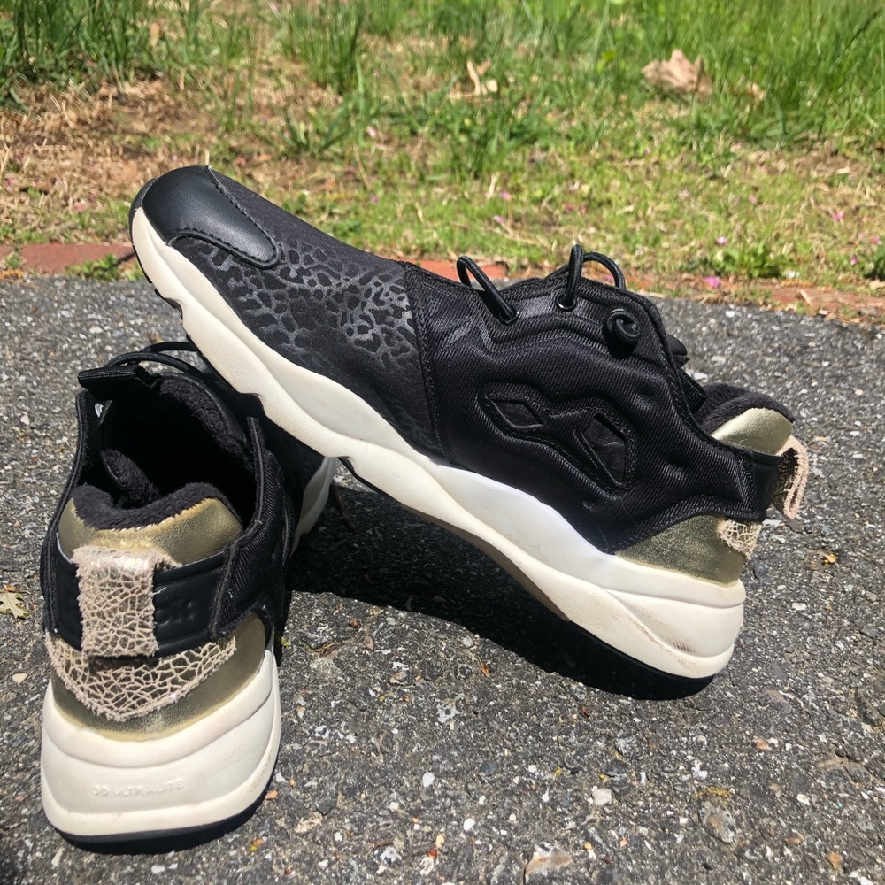 Hardly worn Reebok sneakers - Picture 4 of 4
